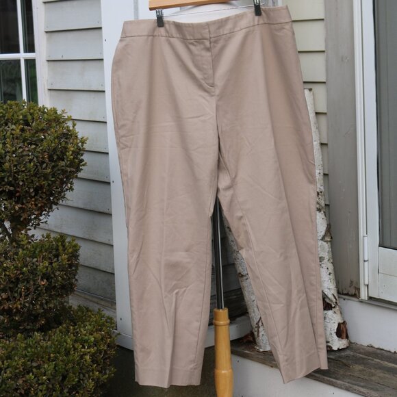 Jones Studio Plus Size Tan Elastic Sides Stretch Cotton Cropped Pants Sz 20W - Picture 1 of 7